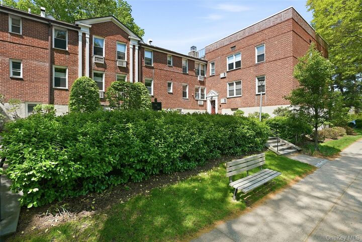 Property Photo:  324 Palmer Terrace 1A  NY 10543 