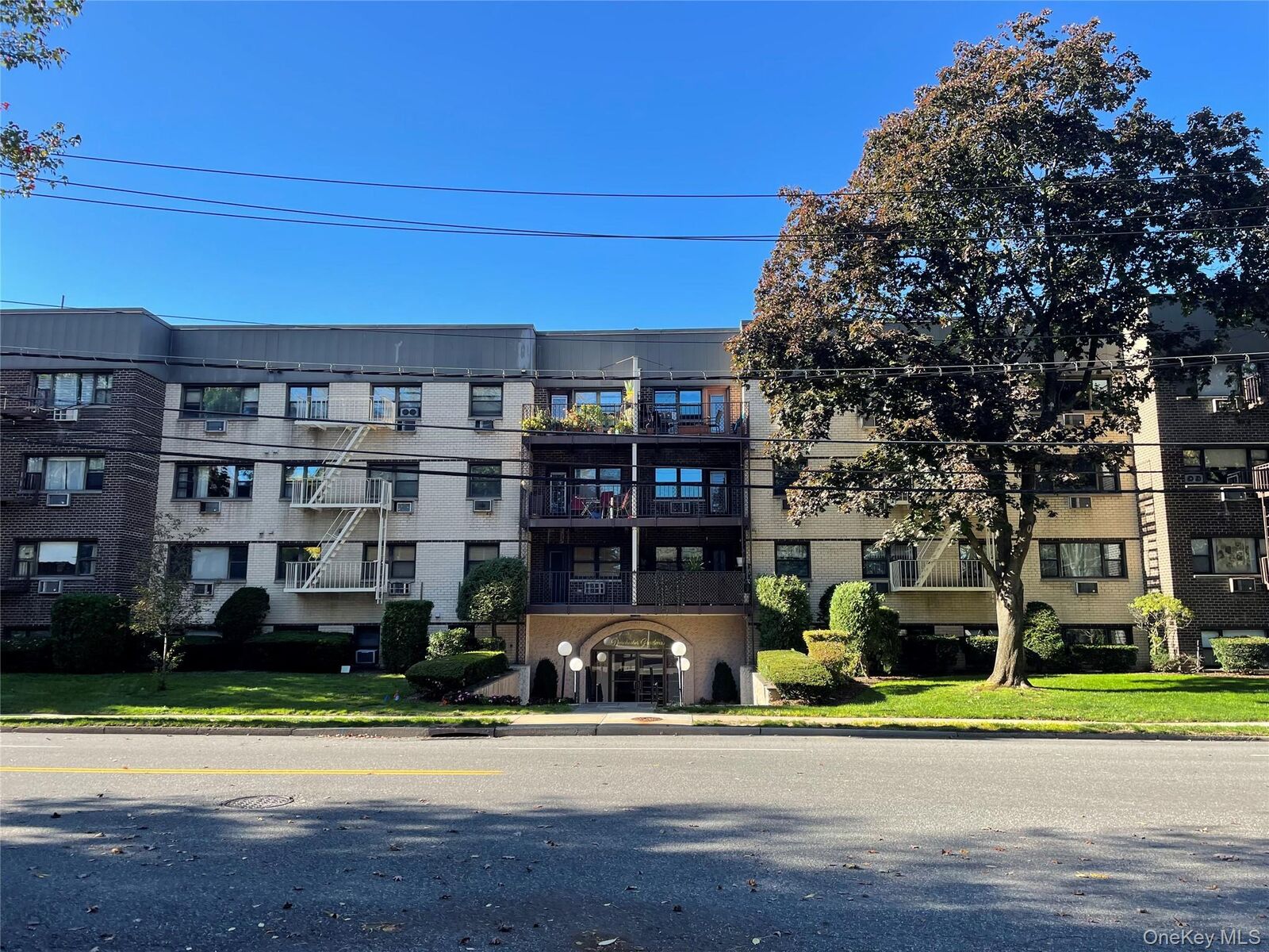 Property Photo:  2261 Palmer Avenue 1A  NY 10801 