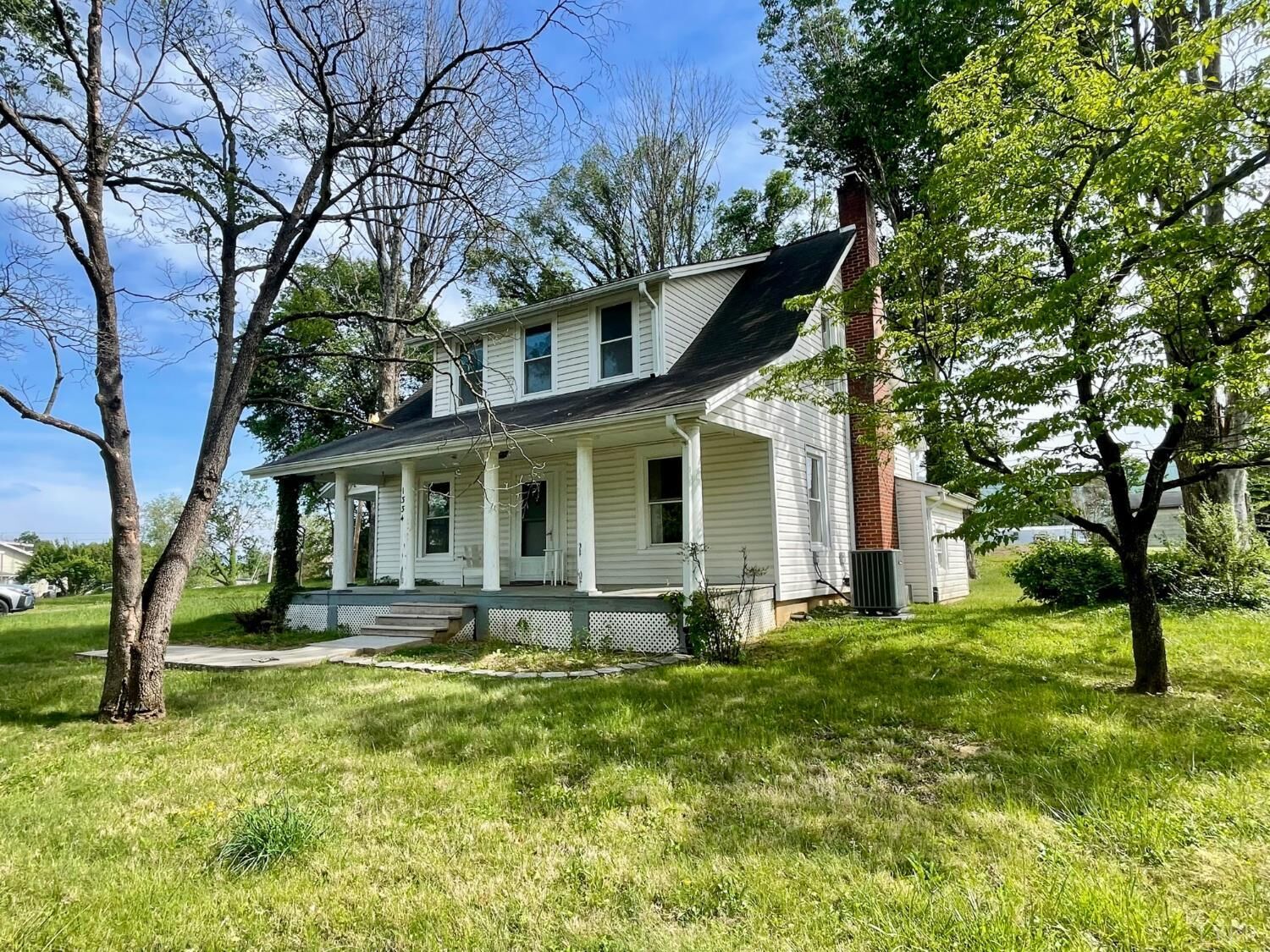Property Photo:  1334 Price Street  VA 24122 