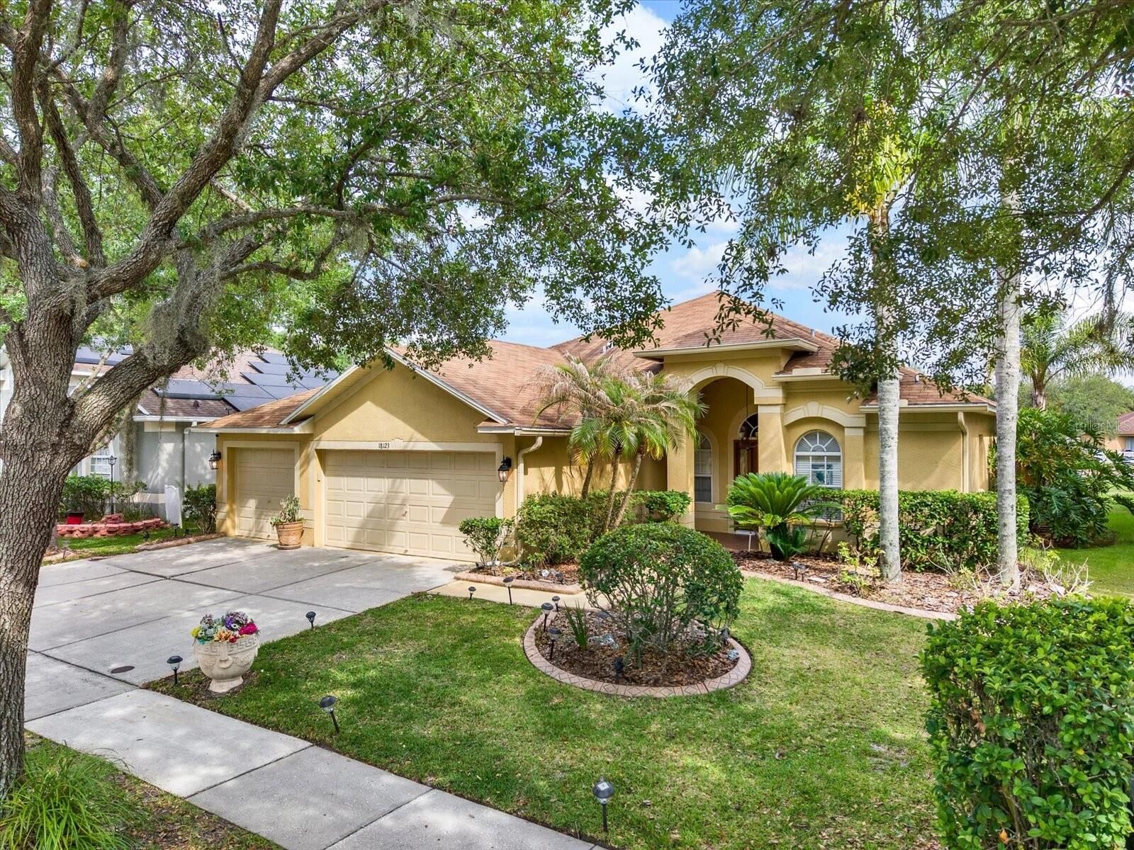 Property Photo:  18123 Kara Court  FL 33647 