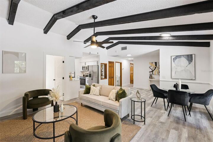 Property Photo:  1095 E Graves Avenue  FL 32763 