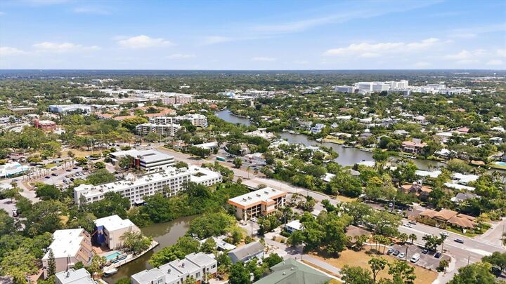 Property Photo: 1650 Pine Tree Lane 103 FL 34236
