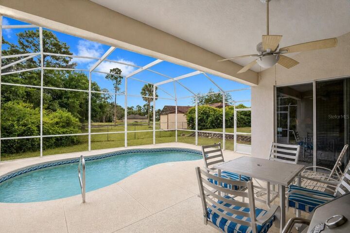 Property Photo:  685 Malaga  FL 32725 