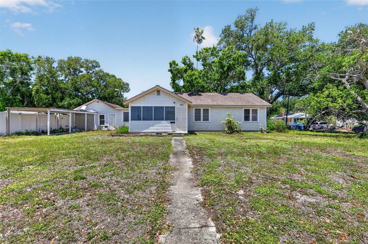 Property Photo:  1302 22nd Street W  FL 34205 