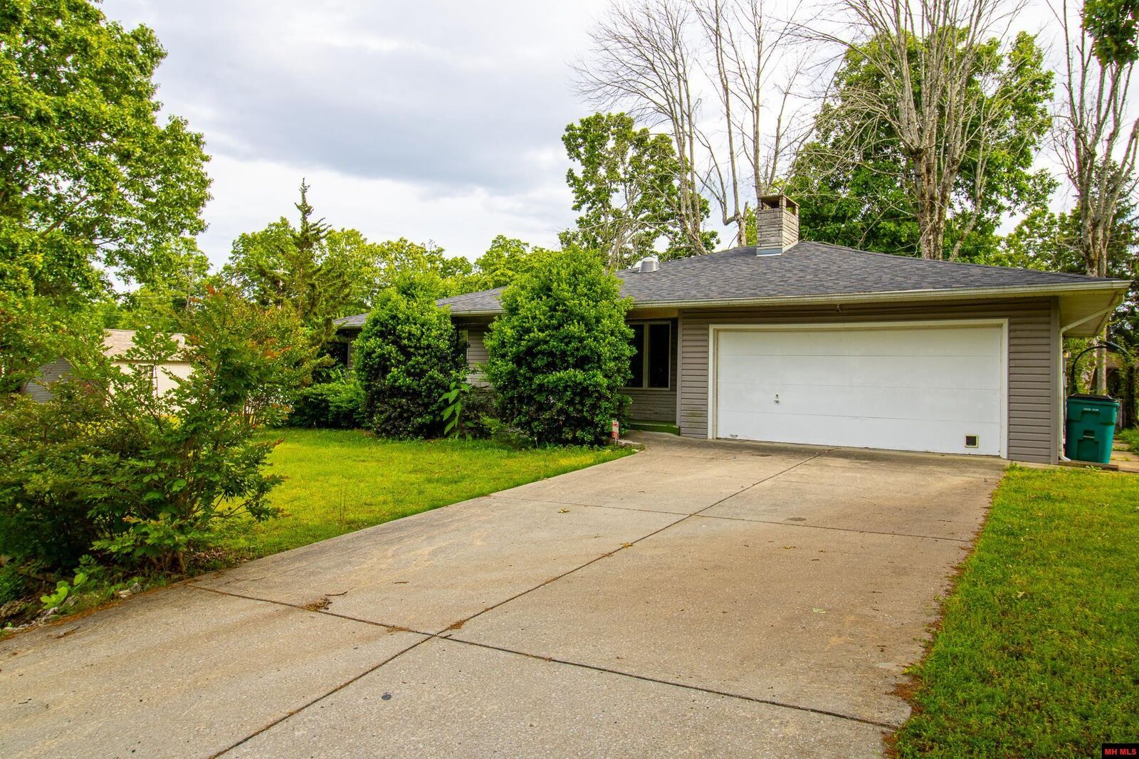 Property Photo:  105 Walden Lane  AR 72619 