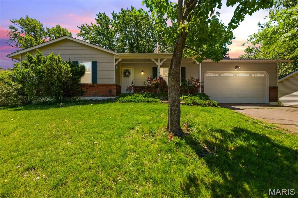 Property Photo:  806 Pepper Lane  MO 63366 