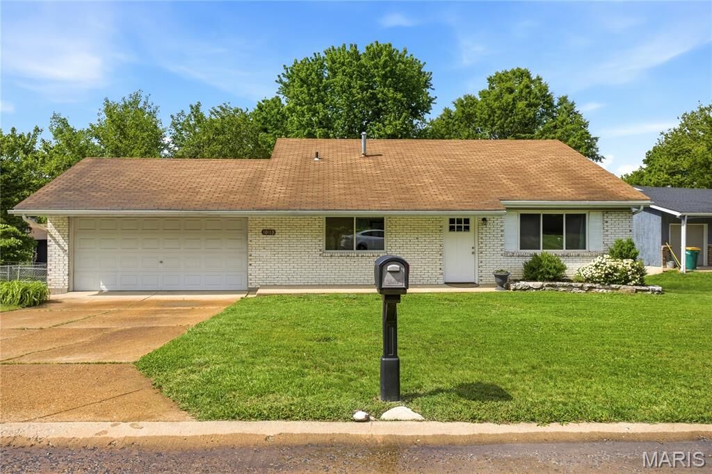 Property Photo:  10113 Sunridge Trail S  MO 63070 