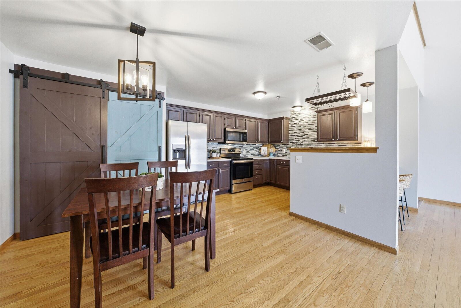 Property Photo:  1938 Parknoll Ln  WI 53074 