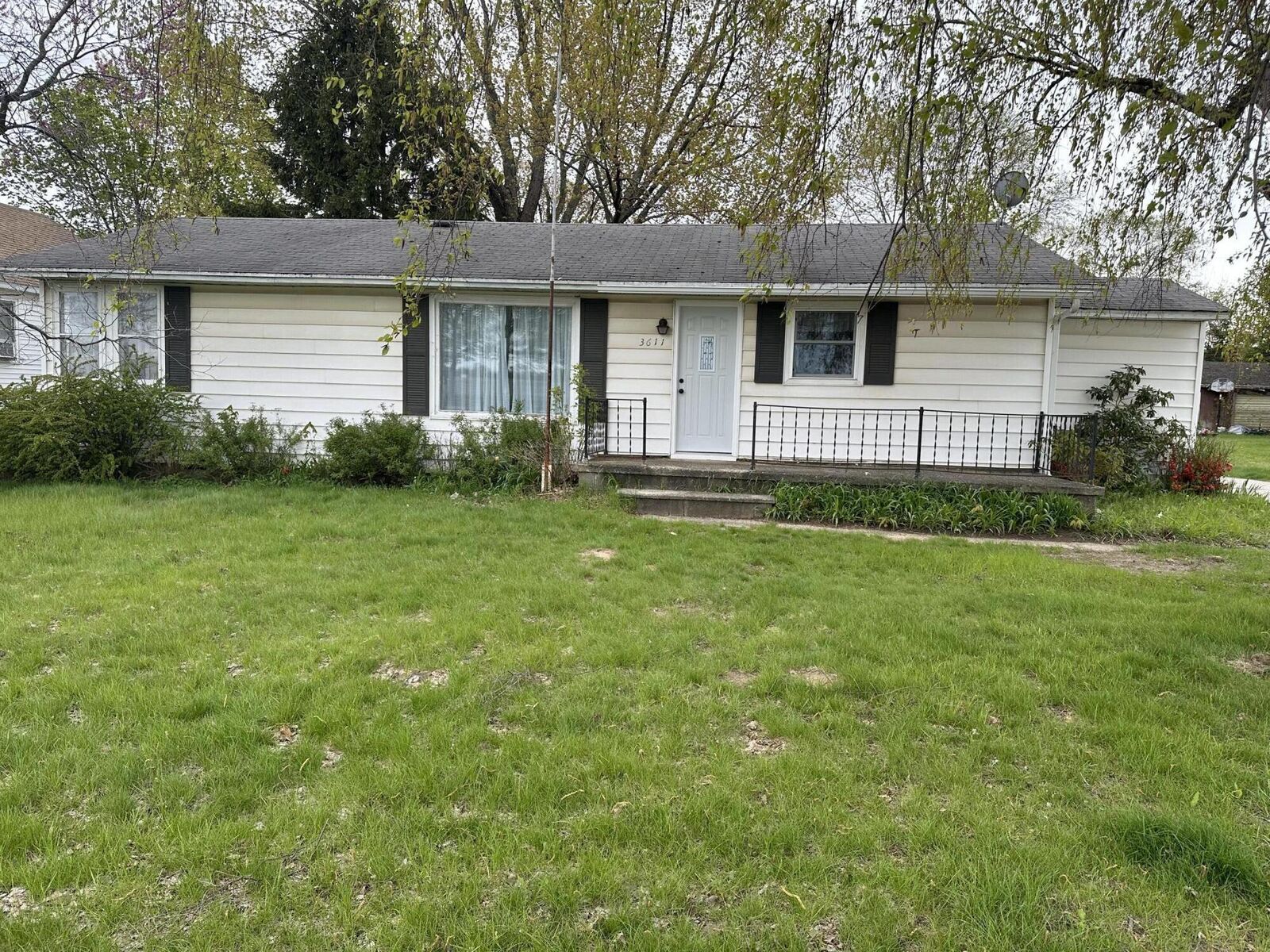 Property Photo:  3611 W Polk Road  MI 49420 