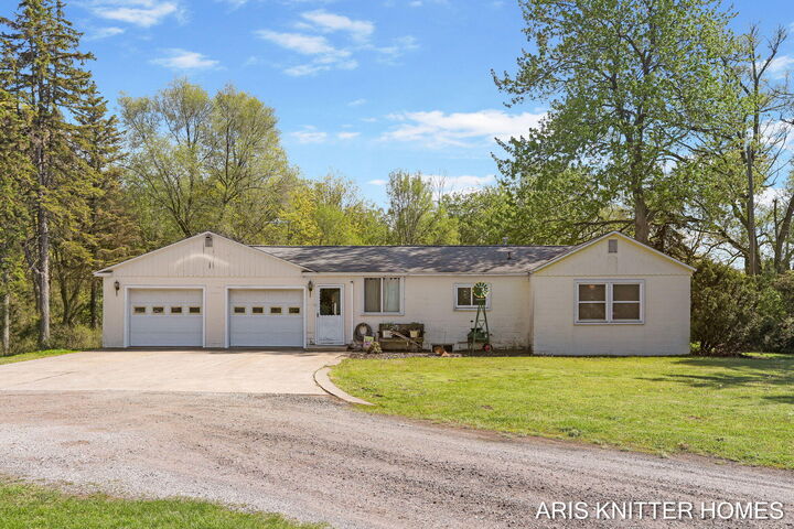 Property Photo: 2756 Beeline Road MI 49424