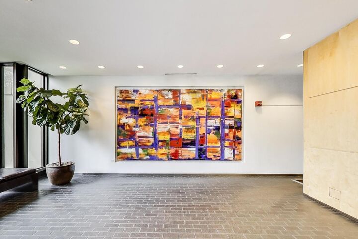 Property Photo:  2800 N Lake Shore Drive 2414  IL 60657 