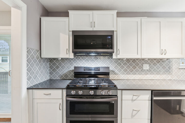 Property Photo:  244 Glendale Road  IL 60025 