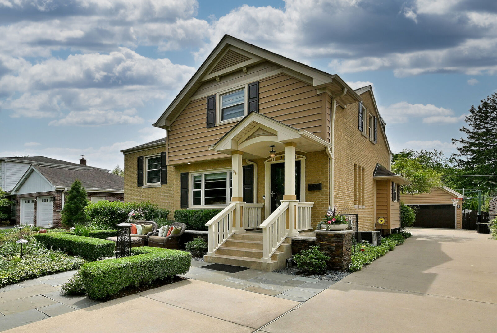 Property Photo: 114 S Poplar Avenue IL 60126