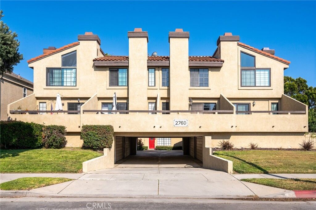 Property Photo:  2760 Gramercy  CA 90501 