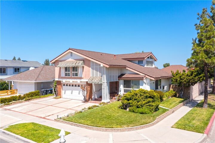 Property Photo:  2001 W San Lorenzo  CA 92704 