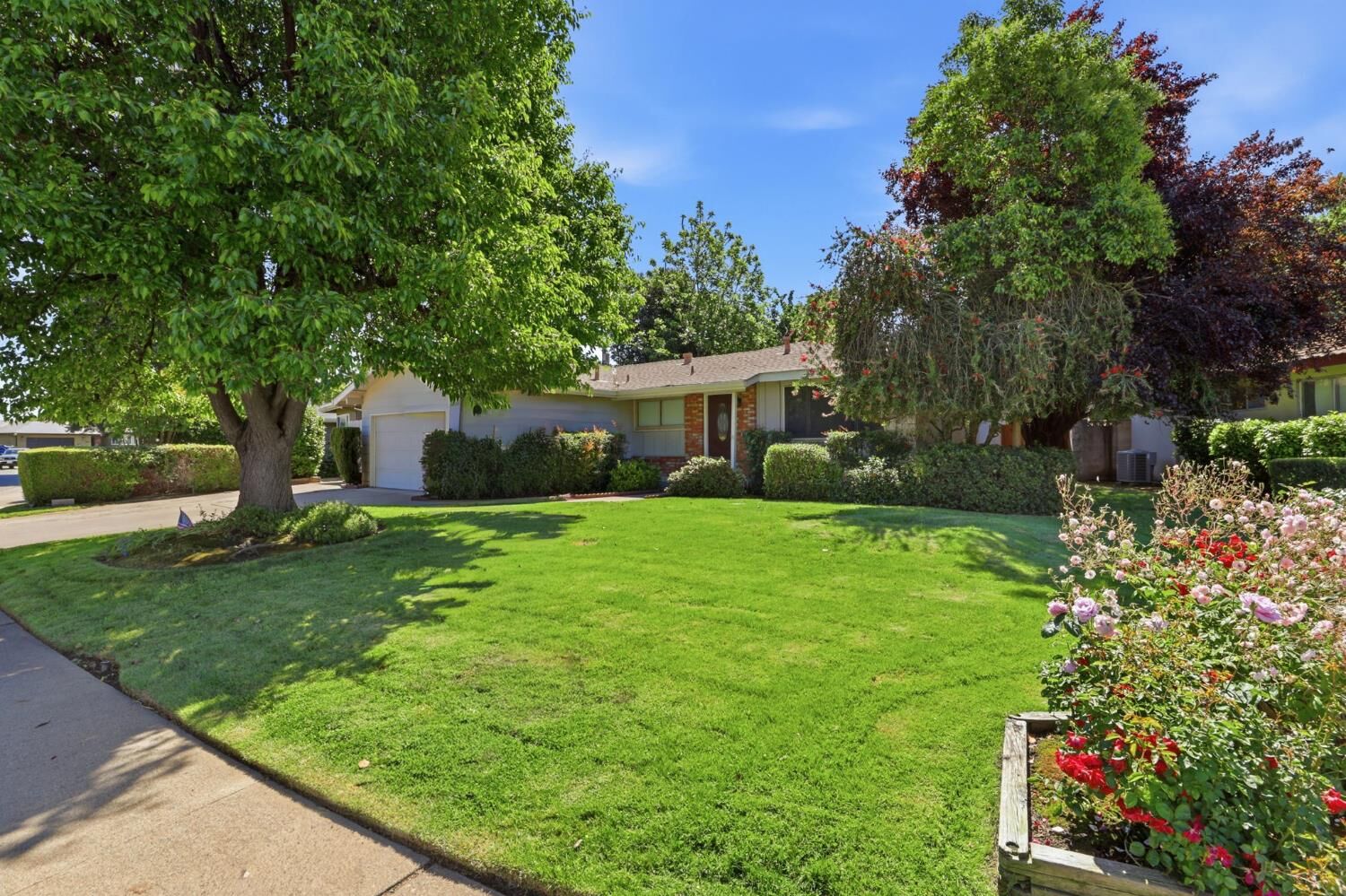 Property Photo:  2545 Notre Dame Drive  CA 95826 