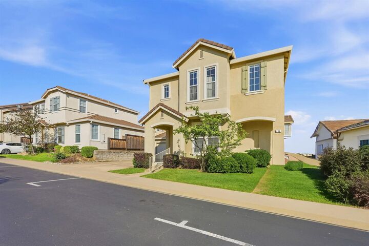 Property Photo:  706 Ward Way  CA 95630 