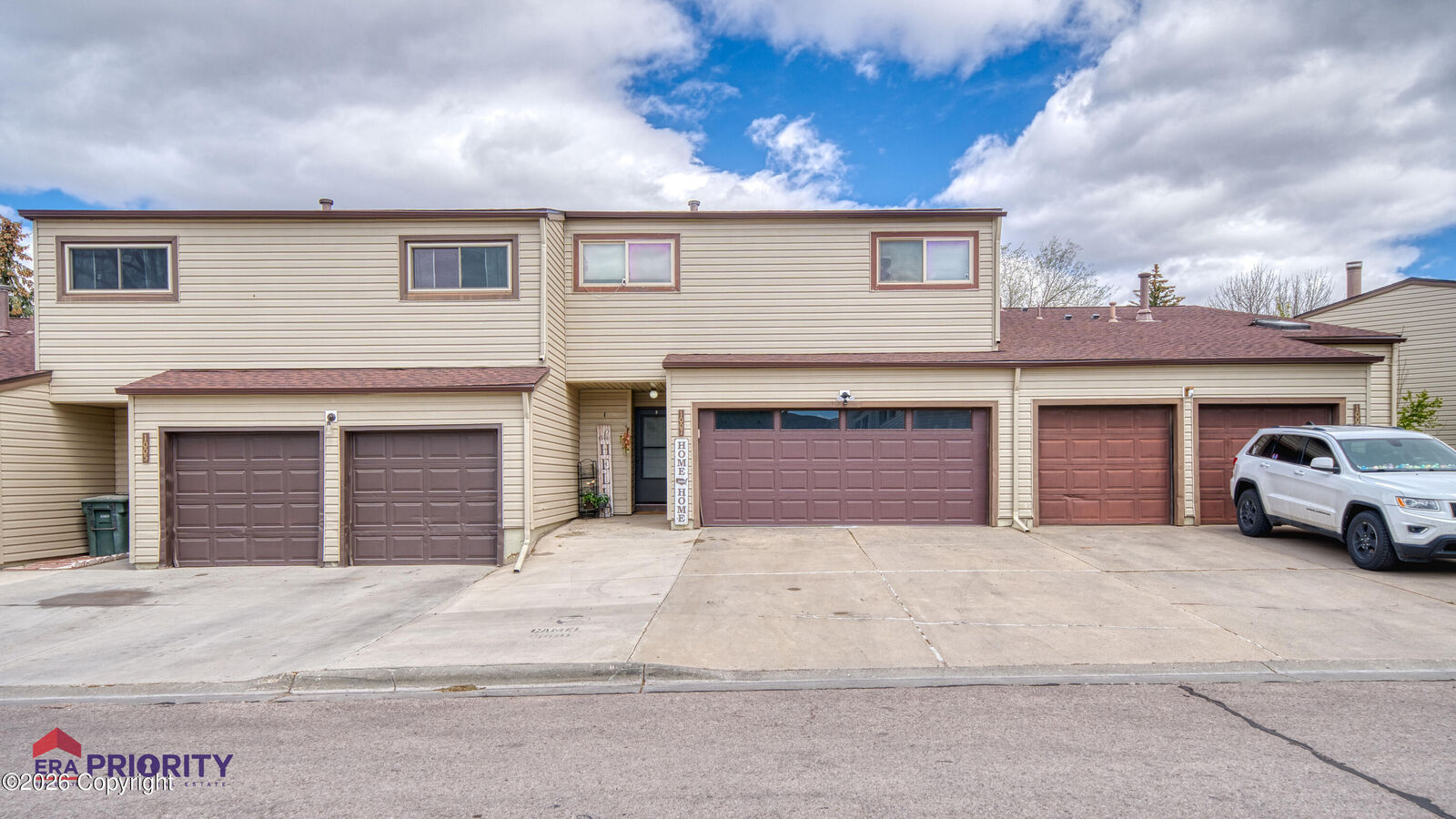 Property Photo:  1007 Santee Dr -  WY 82716 