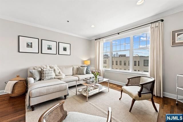 Property Photo:  82 Clinton Street 5E  NJ 07030 