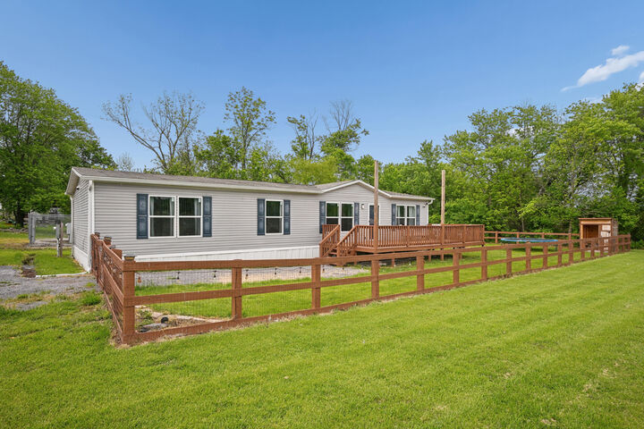 Property Photo: 107 Hawthorne Street KY 41046
