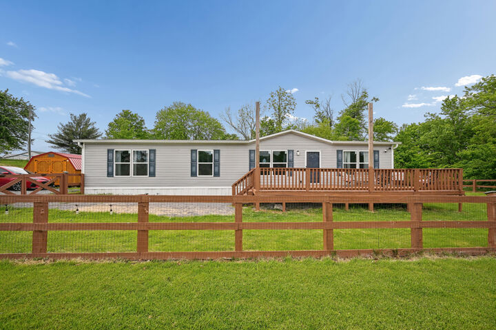 Property Photo:  107 Hawthorne Street  KY 41046 