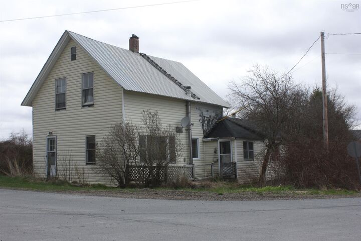 Property Photo:  4 Ridge Road  NS B0N 2P0 