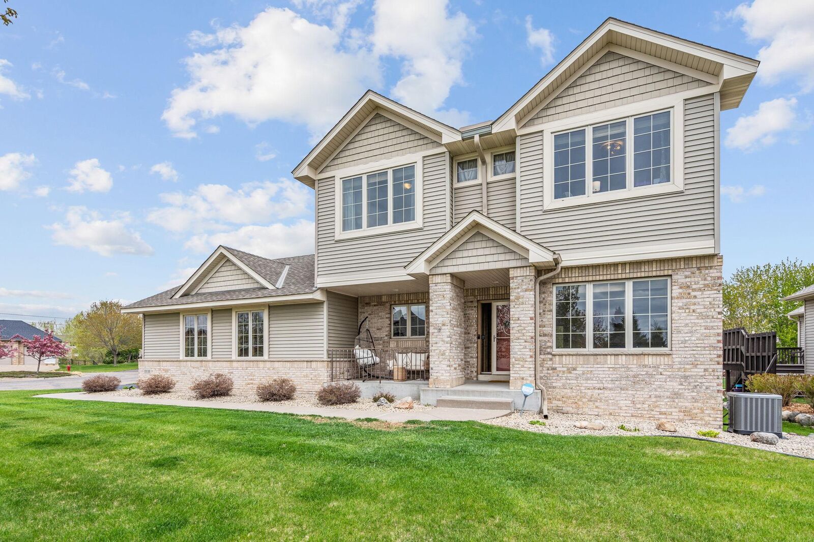 Property Photo:  10118 Yates Avenue N  MN 55443 