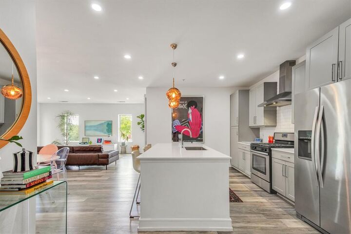 Property Photo:  5710 McCommas Boulevard 202  TX 75206 