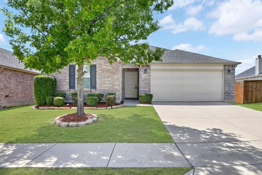 Property Photo:  1800 Christopher Creek Drive  TX 75068 