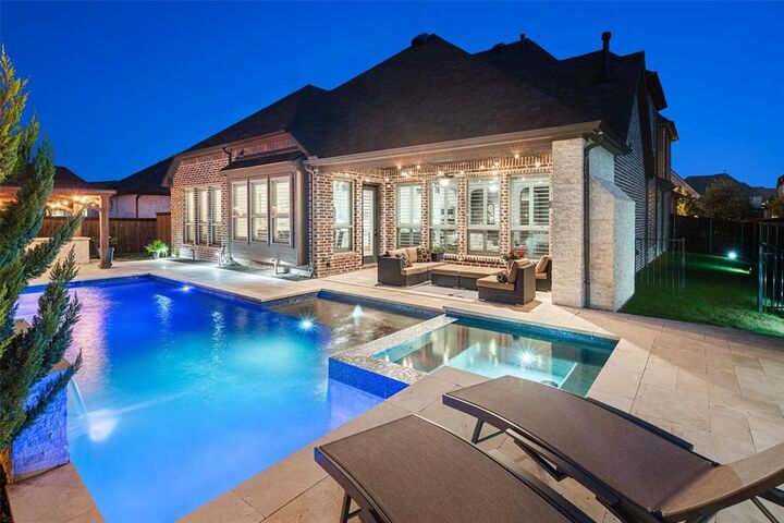 Property Photo:  1405 Devonshire Drive  TX 75009 
