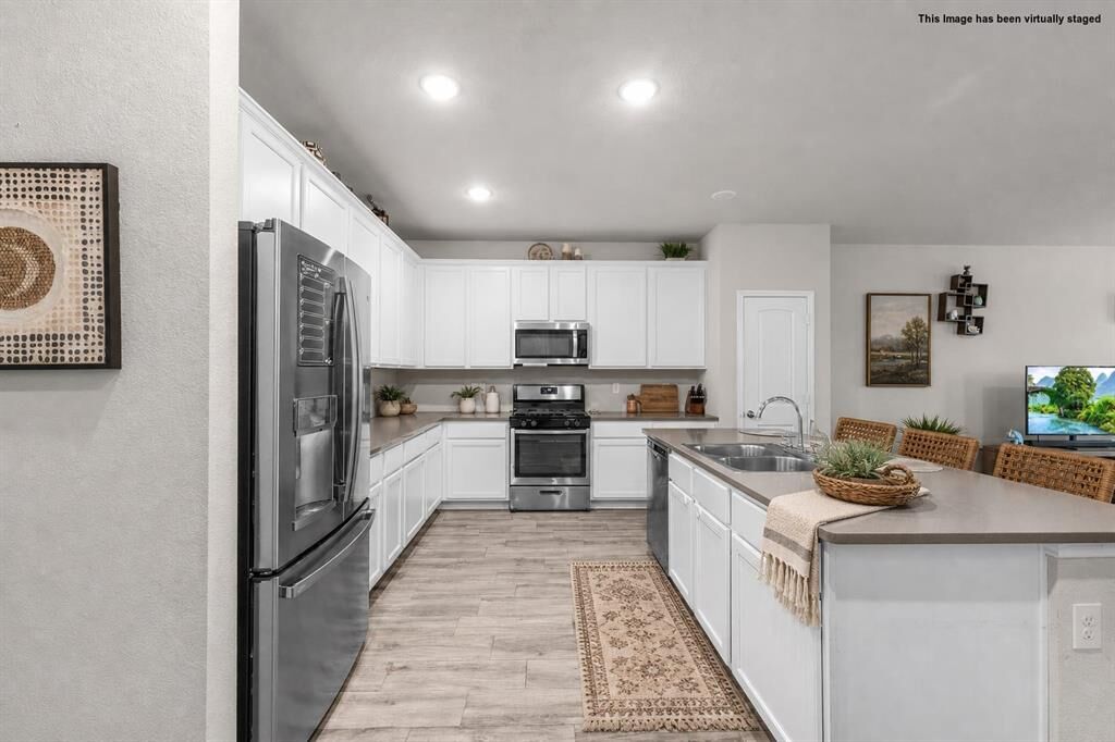 Property Photo: 2856 Fox Trail Lane TX 76108