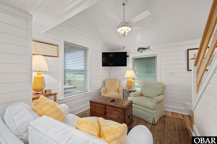 Property Photo:  104 E Soundside Road  NC 27959 