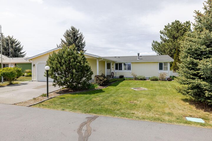 Property Photo:  1645 NE 6th Street  OR 97756 