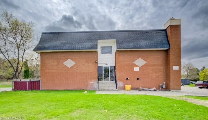 Property Photo:  267 Clyde Road 14  ON N3H 1C4 