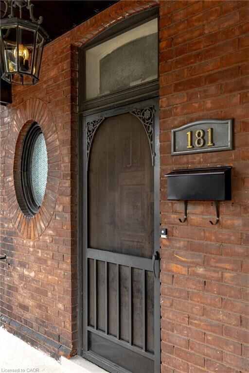 Property Photo:  181 Simcoe Street E  ON L8L 3N7 