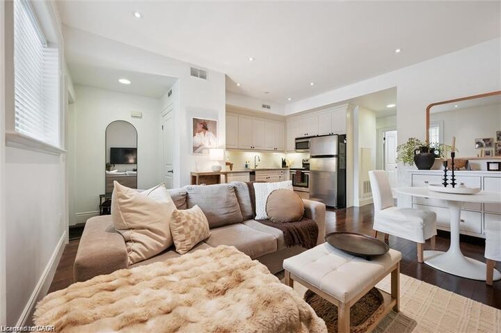 Property Photo:  133 Park Street 101  ON N2L 6L7 