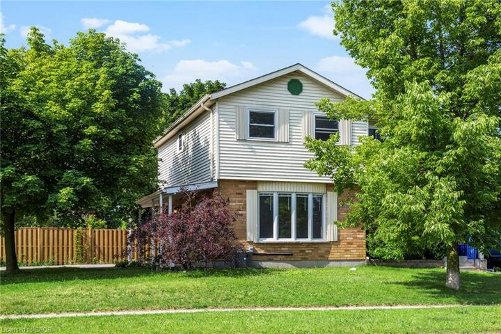 Property Photo:  574 Mortimer Drive  ON N3H 5M6 