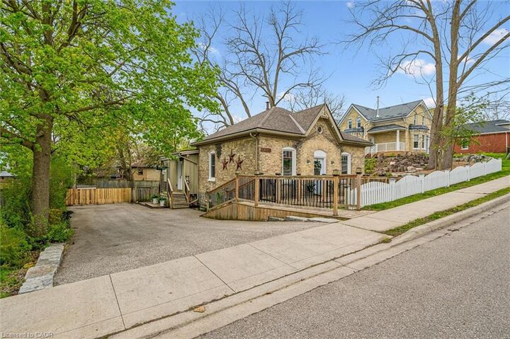 Property Photo:  41 Crombie Street  ON N1S 1Y5 