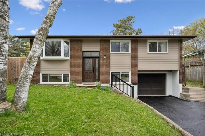 Property Photo:  176 Woodville Place  ON N2L 4W9 