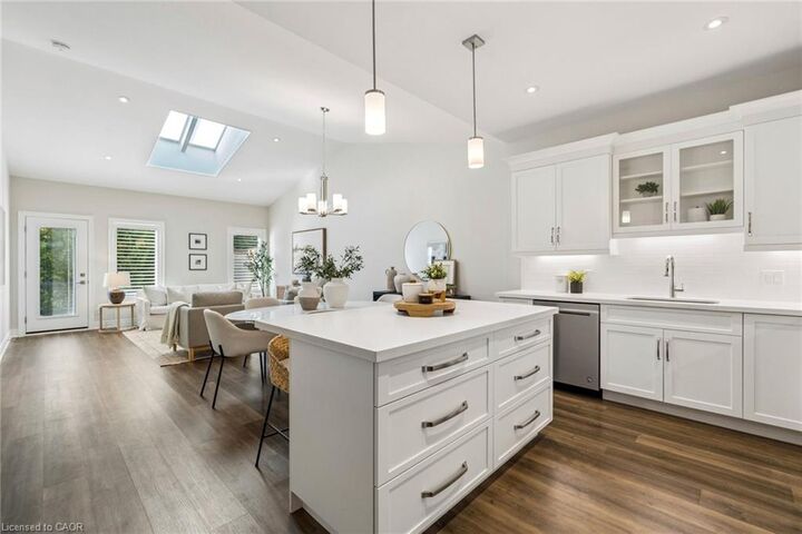 Property Photo:  525 Niagara St Pkg Street  ON L2M 0C5 