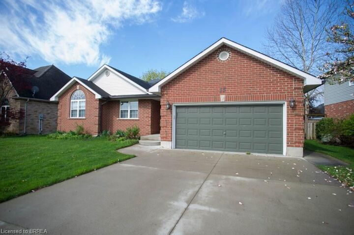 Property Photo:  15 Dogwood Drive  ON N4G 5S5 
