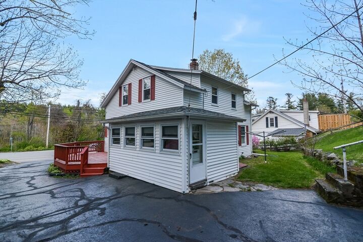 Property Photo:  727 Pleasant St  MA 01612 