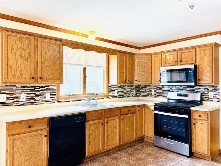 Property Photo:  1693 Main St A  MA 02190 