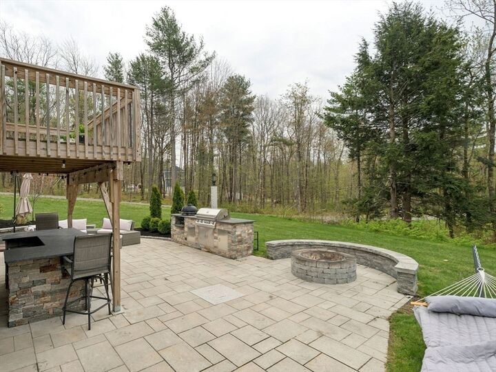 Property Photo:  97 Glenwood Pl Ext  MA 01543 