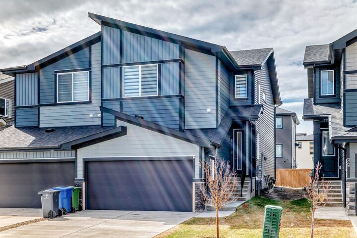 Property Photo:  35 Waterford Manor  AB T1X 2T9 