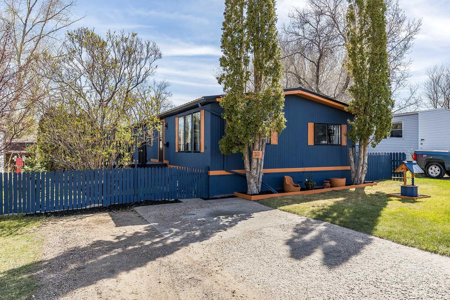 Property Photo:  4000 13th Avenue SE 30  AB T1B 1J3 