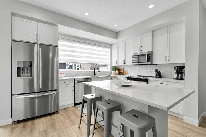 Property Photo:  125 Emberside Hollow  AB T4C 3E1 