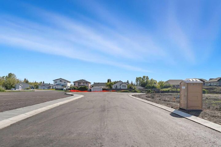 Property Photo: 10 Dunham Court NW AB T0L 2A0