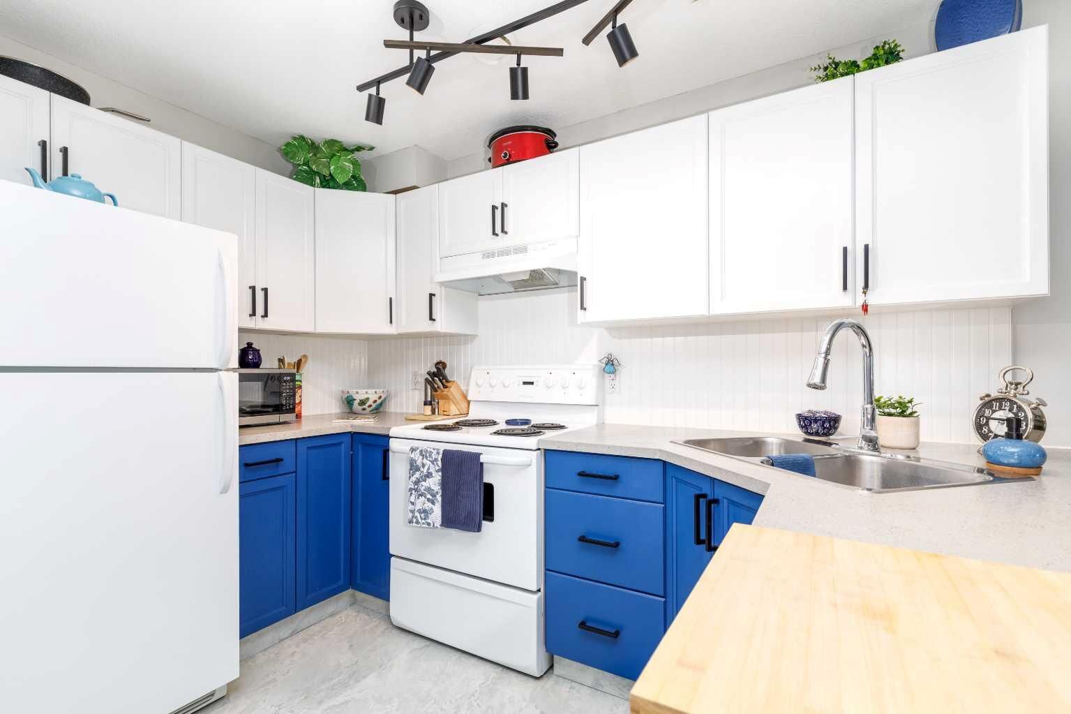Property Photo:  5220 50A Avenue 1209  AB T4S 1E5 