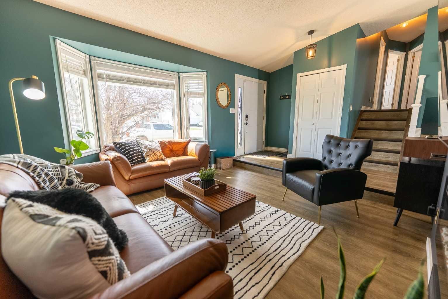 Property Photo:  18 Dunlop Street  AB T4R 2G6 